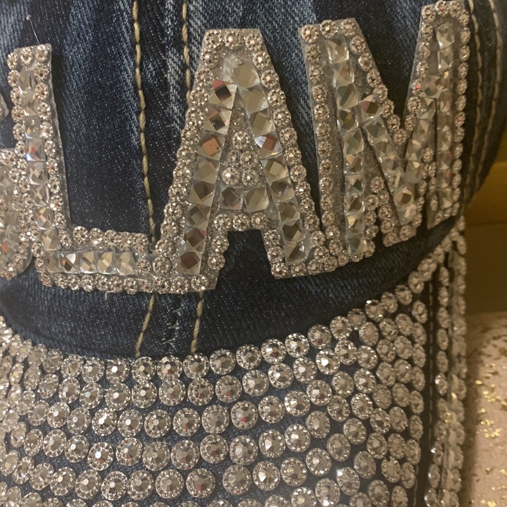 Glam Cap 🧢 - Picture 2 of 3